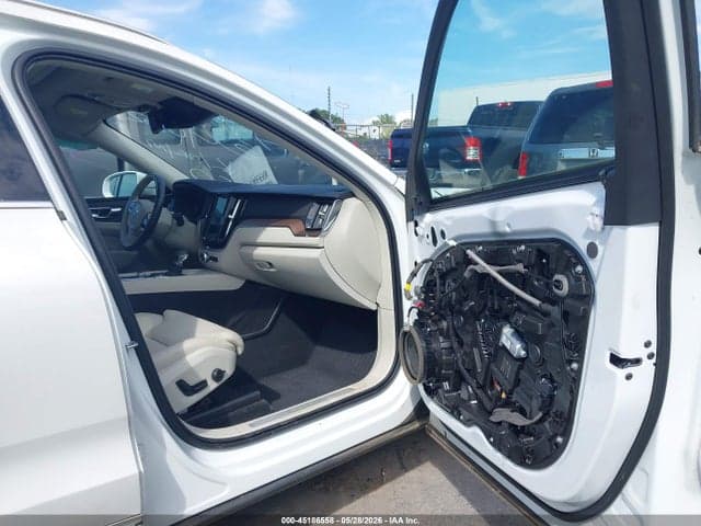 2020 VOLVO XC60 T5 INSCRIPTION 5
