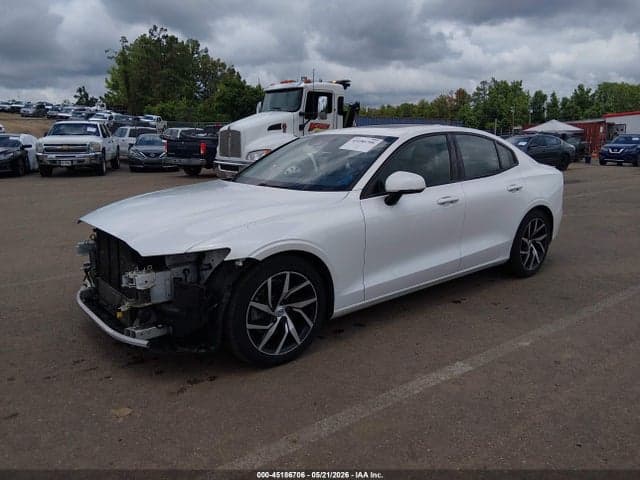 2020 VOLVO S60 MOMENTUM 2