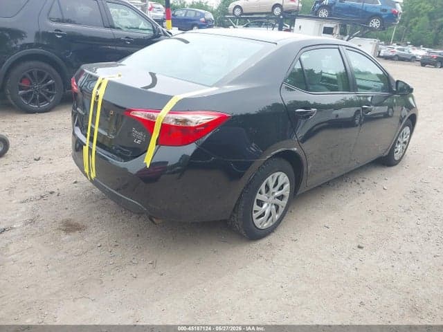2017 TOYOTA COROLLA LE 4