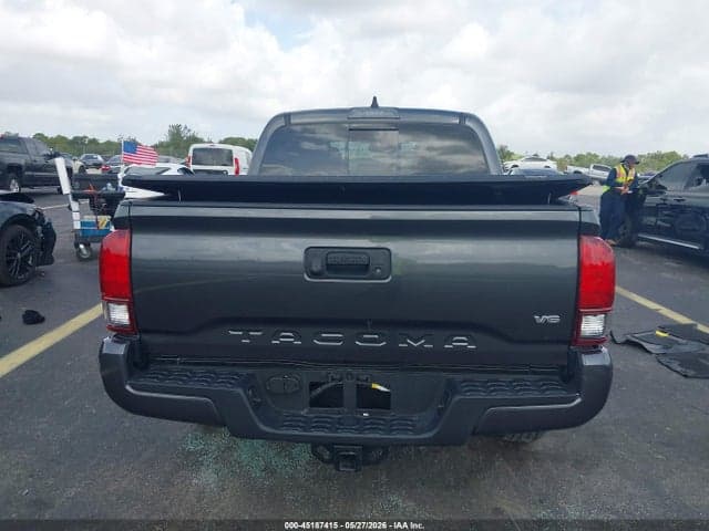 2022 TOYOTA TACOMA SR5 V6 17