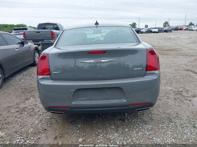 2018 CHRYSLER 300 300S AWD 16