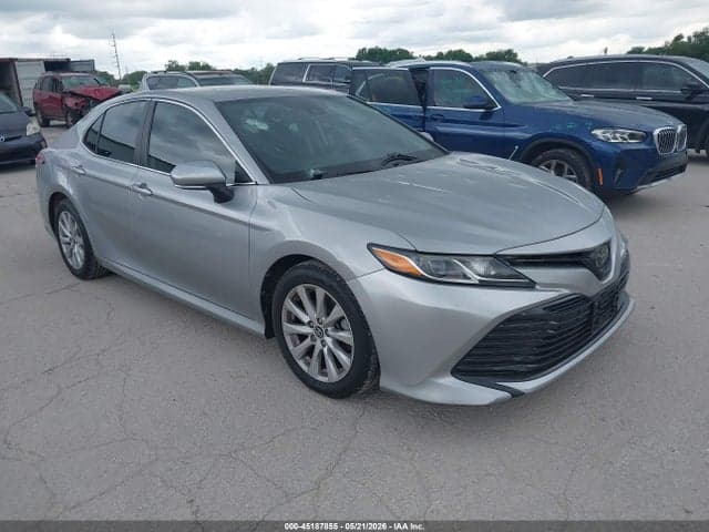 2019 TOYOTA CAMRY LE - 1