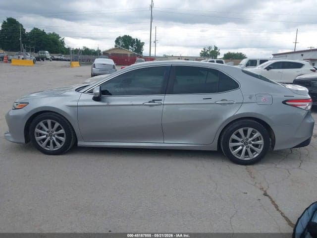 2019 TOYOTA CAMRY LE 14