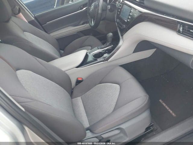 2019 TOYOTA CAMRY LE 5