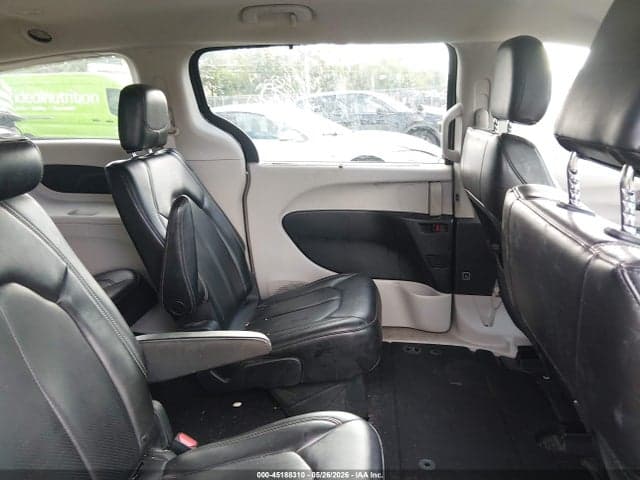 2020 CHRYSLER VOYAGER LXI 9