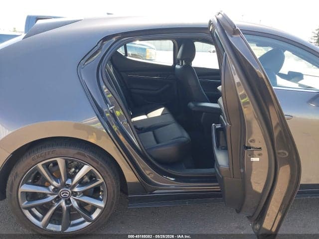 2019 MAZDA MAZDA3 PREFERRED PACKAGE 8