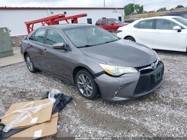 2017 TOYOTA CAMRY SE - 1