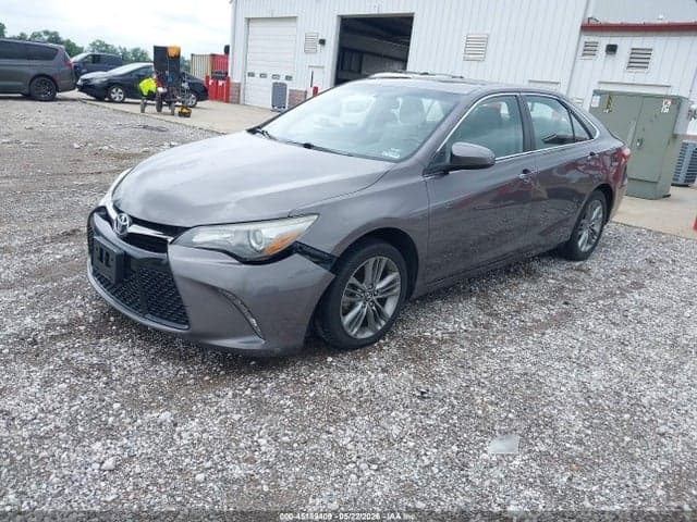 2017 TOYOTA CAMRY SE 3