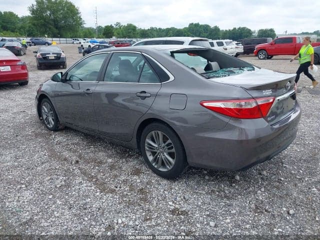 2017 TOYOTA CAMRY SE 4