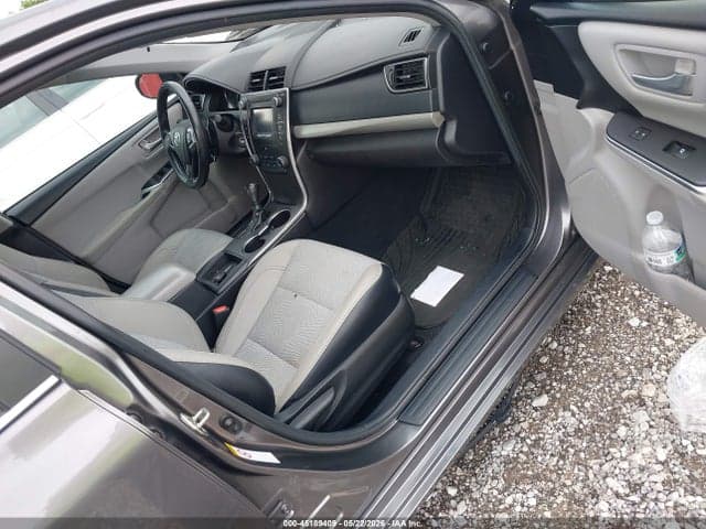 2017 TOYOTA CAMRY SE 6