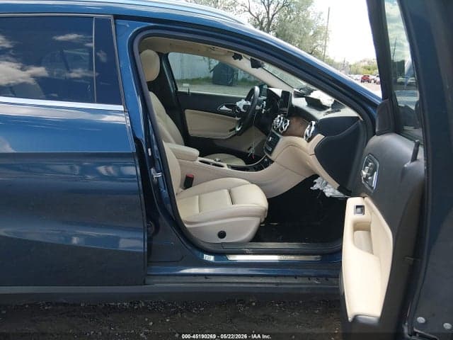 2019 MERCEDES-BENZ GLA 250 5
