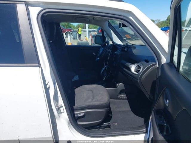 2018 JEEP RENEGADE LATITUDE FWD 5