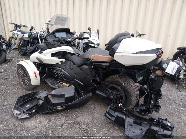 2024 CAN-AM SPYDER ROADSTER RT/RT LIMITED 3