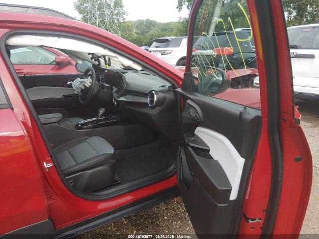 2026 CHEVROLET TRAX FWD LT 5