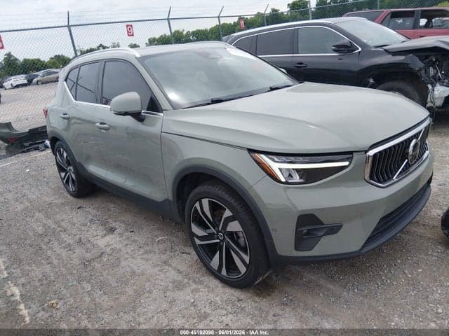 2023 VOLVO XC40 B5 PLUS BRIGHT THEME