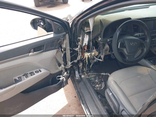 2017 HYUNDAI ELANTRA SE 14