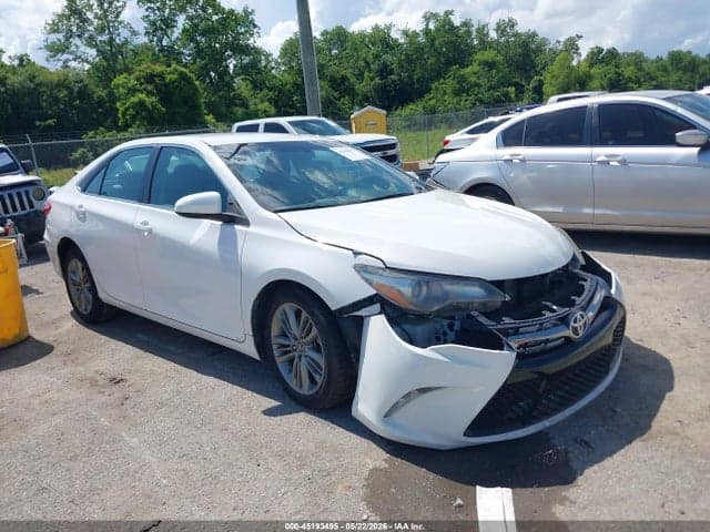 2017 TOYOTA CAMRY SE 1