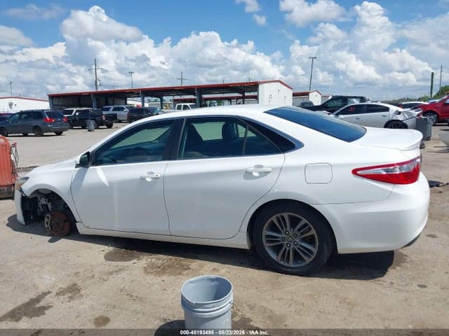 2017 TOYOTA CAMRY SE 14