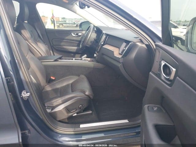 2023 VOLVO XC60 B5 ULTIMATE BRIGHT THEME 5