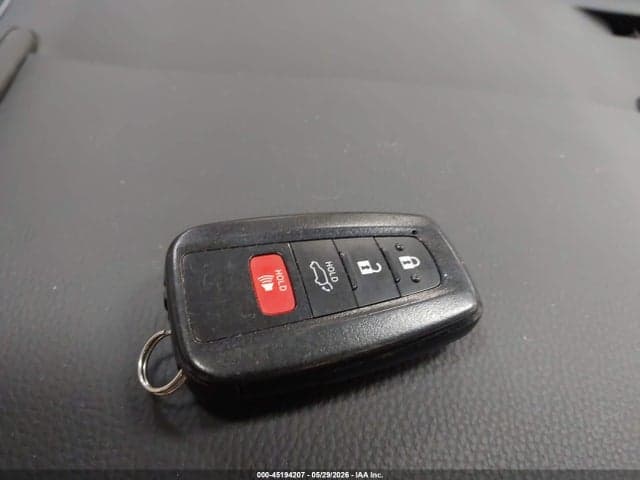 2021 TOYOTA HIGHLANDER HYBRID XLE 11