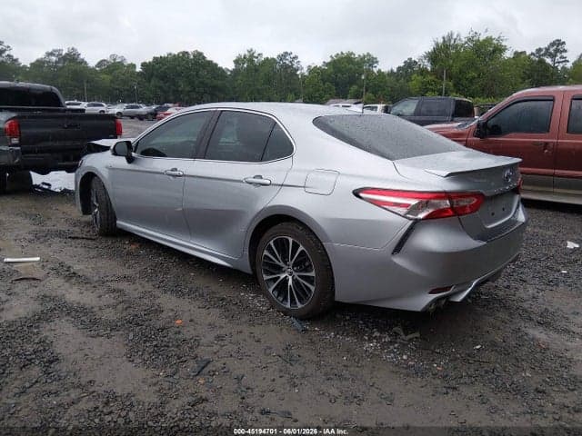 2020 TOYOTA CAMRY SE HYBRID 3