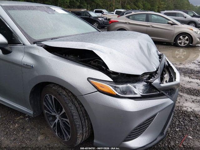 2020 TOYOTA CAMRY SE HYBRID 6