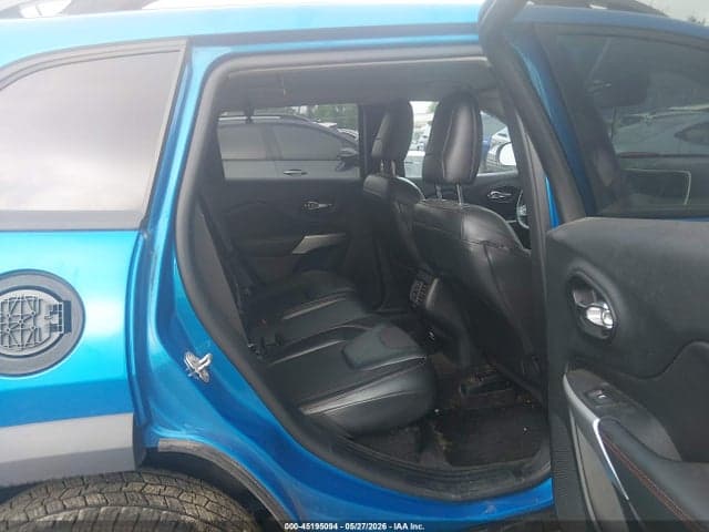 2018 JEEP CHEROKEE TRAILHAWK 4X4 8
