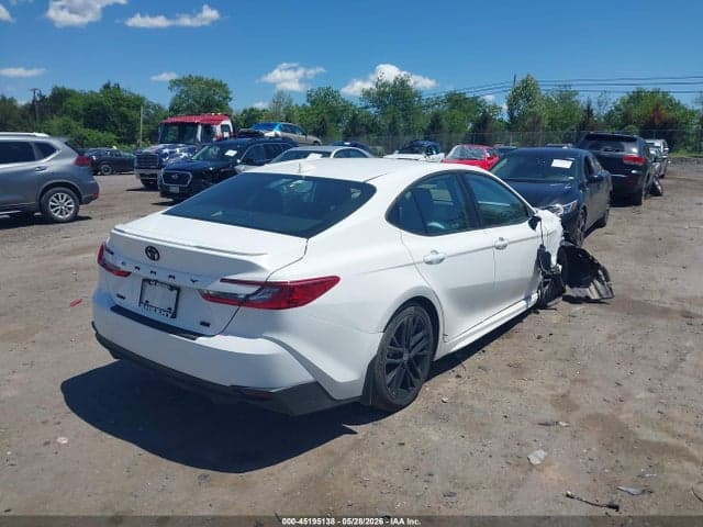 2025 TOYOTA CAMRY SE 4