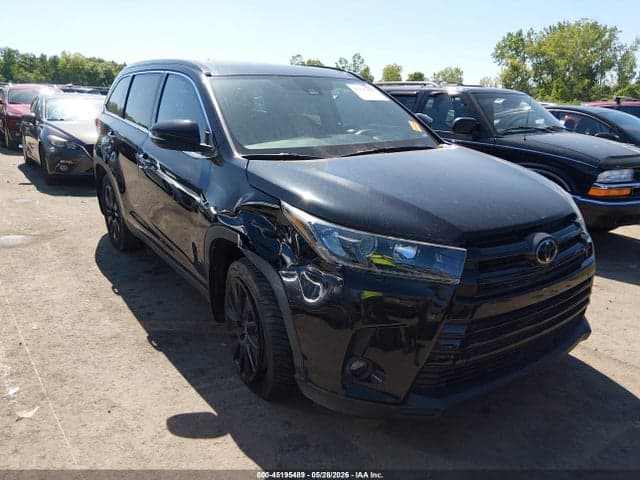 2019 TOYOTA HIGHLANDER SE 1