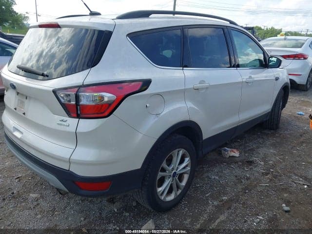 2017 FORD ESCAPE SE 4