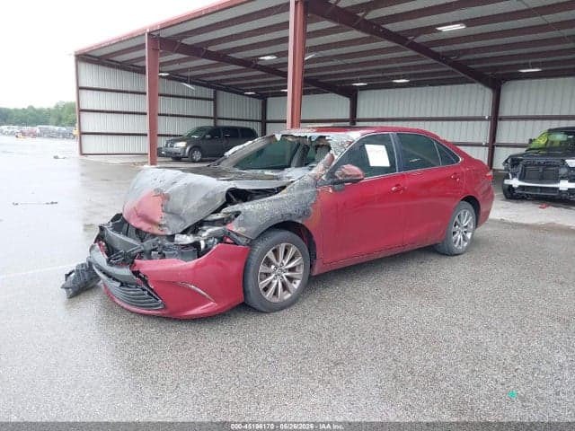 2017 TOYOTA CAMRY XLE 2