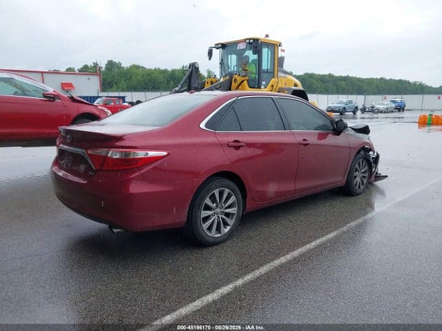 2017 TOYOTA CAMRY XLE 4