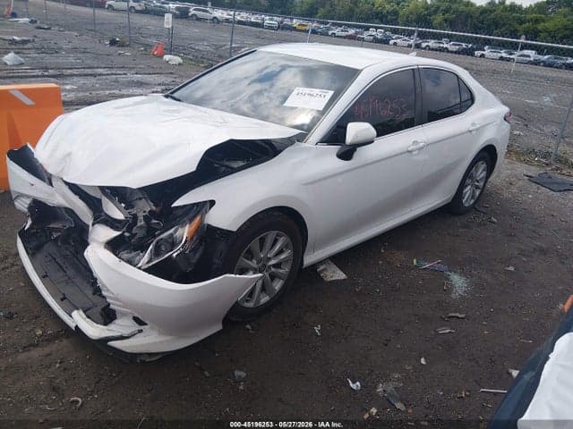 2020 TOYOTA CAMRY LE 2