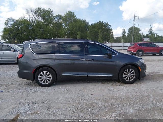 2017 CHRYSLER PACIFICA TOURING-L 13