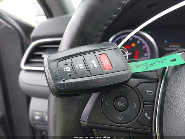 2020 TOYOTA CAMRY SE AWD 11