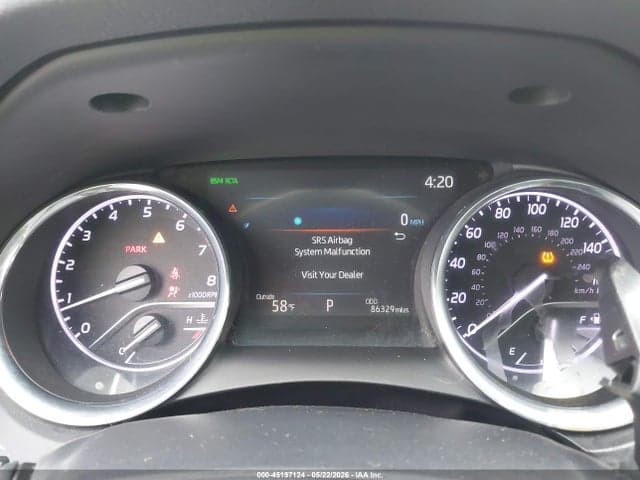 2020 TOYOTA CAMRY SE AWD 7