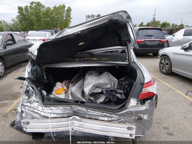 2019 TOYOTA CAMRY LE 17