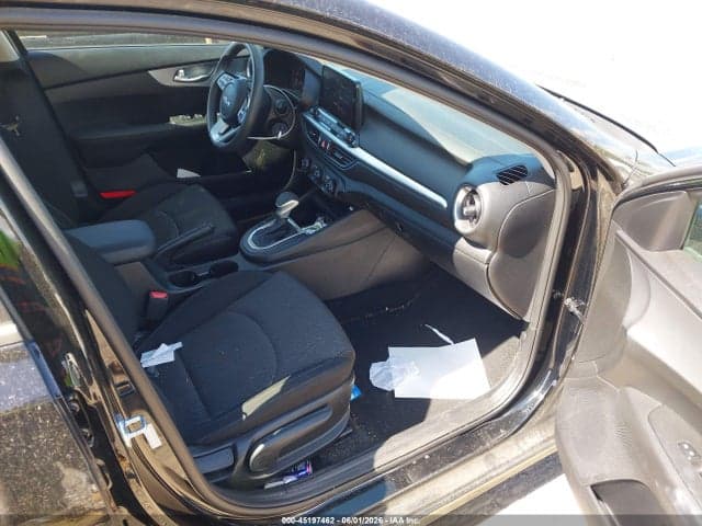 2023 KIA FORTE LXS 5