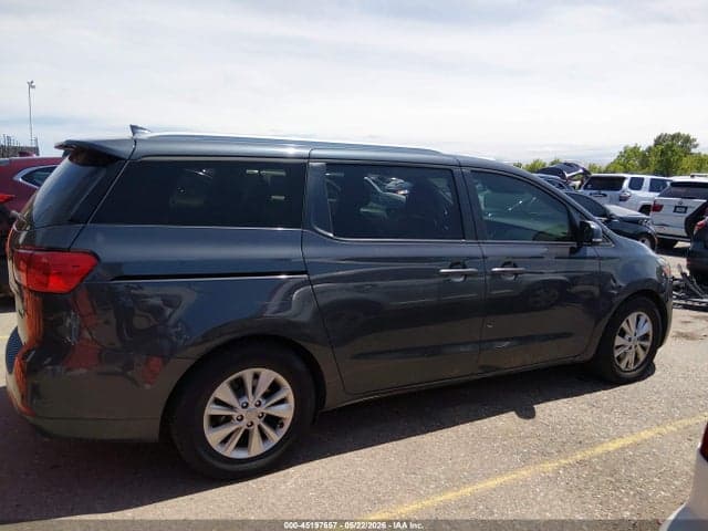 2017 KIA SEDONA LX 13