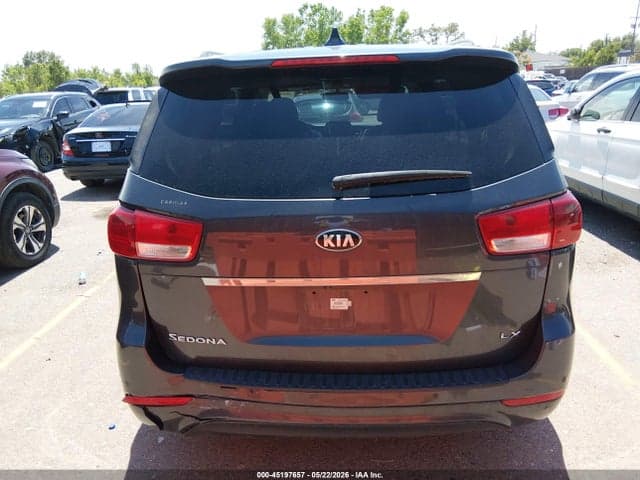 2017 KIA SEDONA LX 16