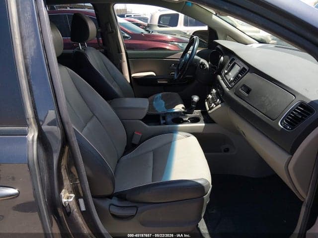 2017 KIA SEDONA LX 5