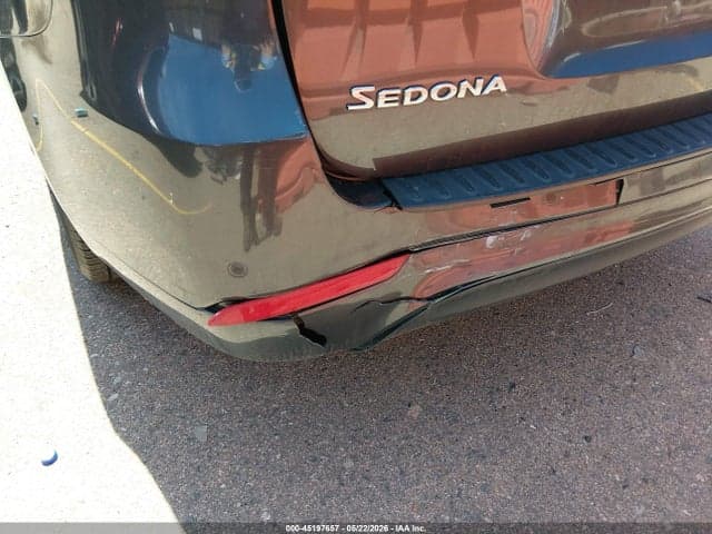 2017 KIA SEDONA LX 6