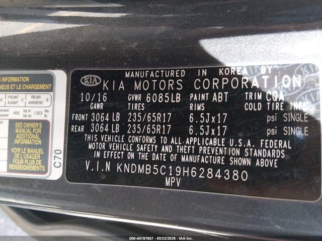2017 KIA SEDONA LX 9