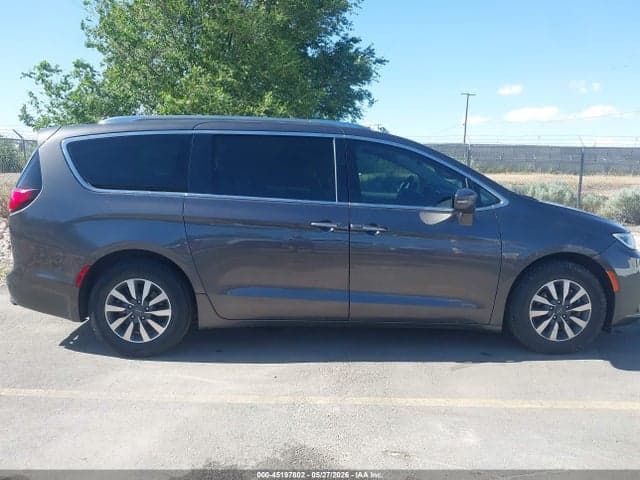 2021 CHRYSLER PACIFICA TOURING L 13