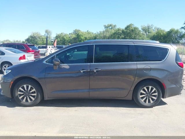 2021 CHRYSLER PACIFICA TOURING L 14