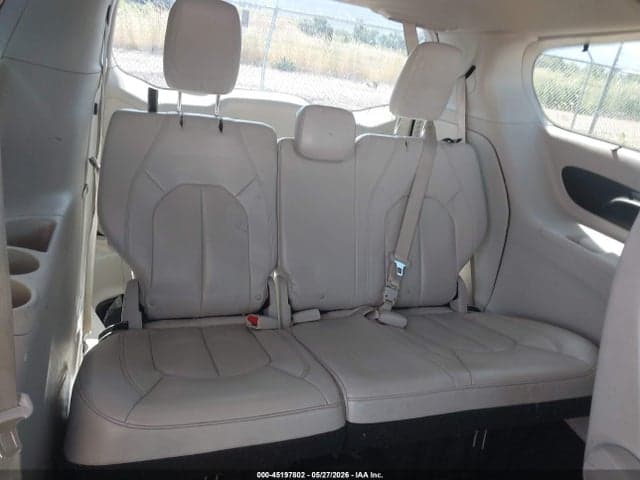 2021 CHRYSLER PACIFICA TOURING L 17