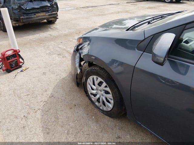 2018 TOYOTA COROLLA LE 18
