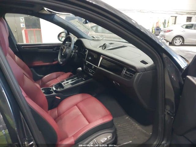 2026 PORSCHE MACAN T 5