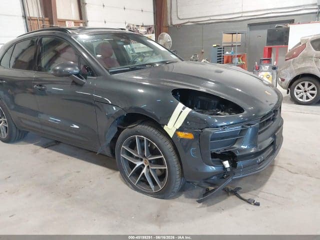 2026 PORSCHE MACAN T 6