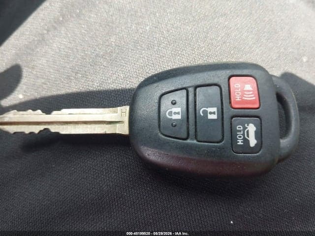 2017 TOYOTA COROLLA LE 11